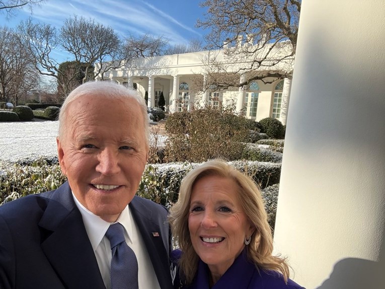 FOTO Biden objavio zadnji selfie iz Bijele kuće