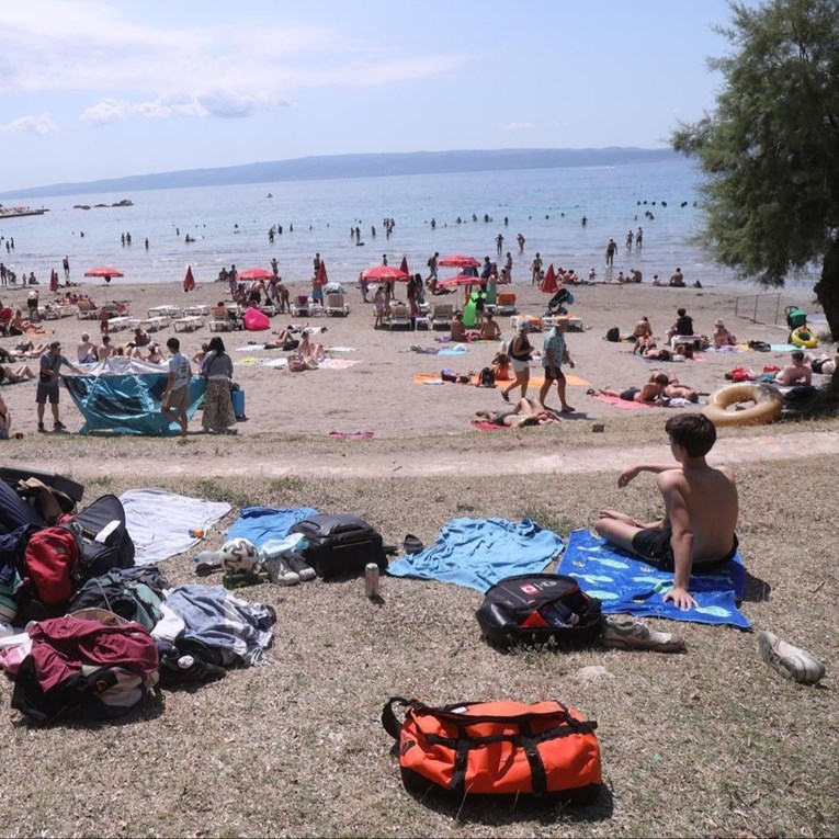 FOTO Partijaneri preplavili Bačvice dok čekaju drugu večer Ultre