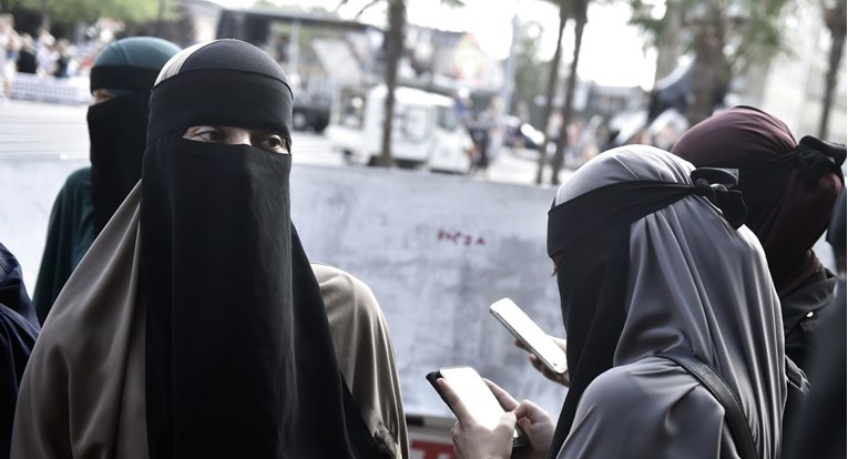 Kazahstan zabranio nošenje odjeće koja prekriva lice u javnosti