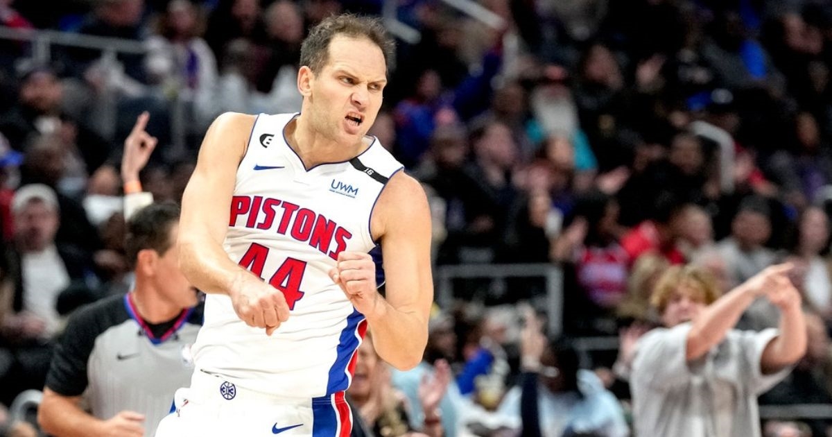 Pogledajte kako je Bogdanović zatrpao koš Lakersa u najboljoj četvrtini karijere