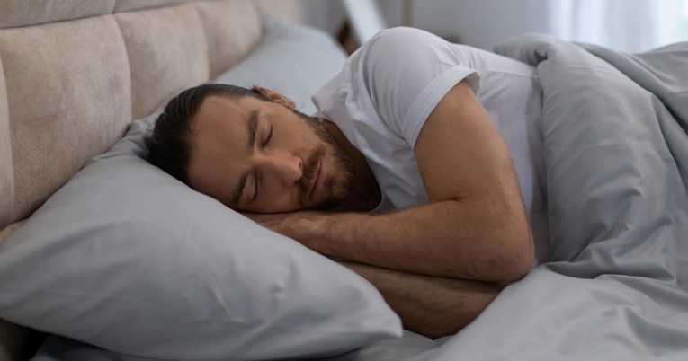 Zašto je izlaganje suncu između 13 i 15 sati važno za zdrav san