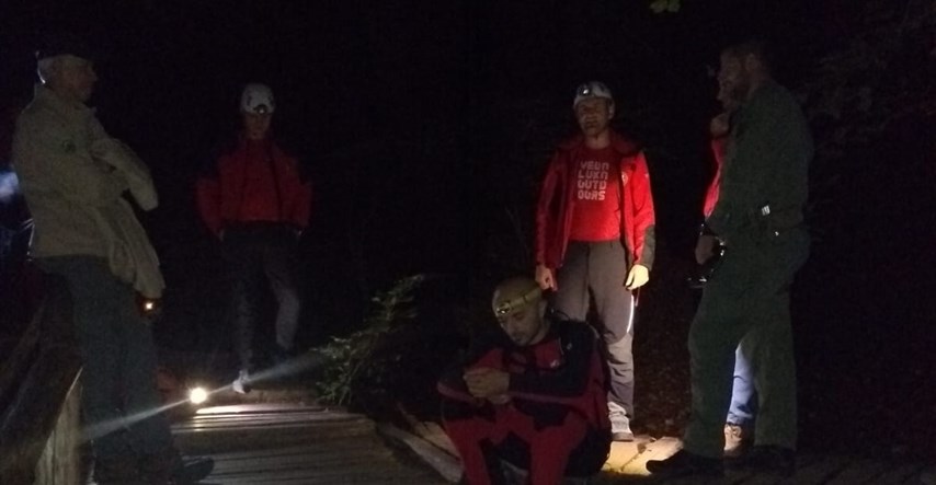 FOTO Turisti se izgubili na Plitvicama, spašavali ih usred noći