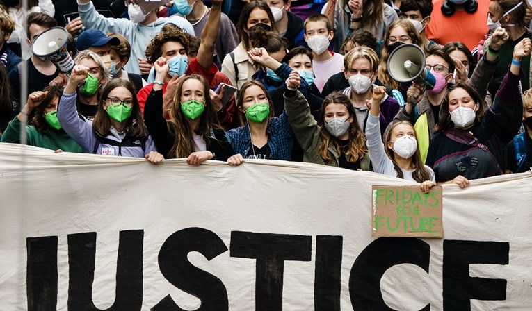 FOTO Ogroman prosvjed mladih u Njemačkoj zbog klime, govorila i Greta Thunberg