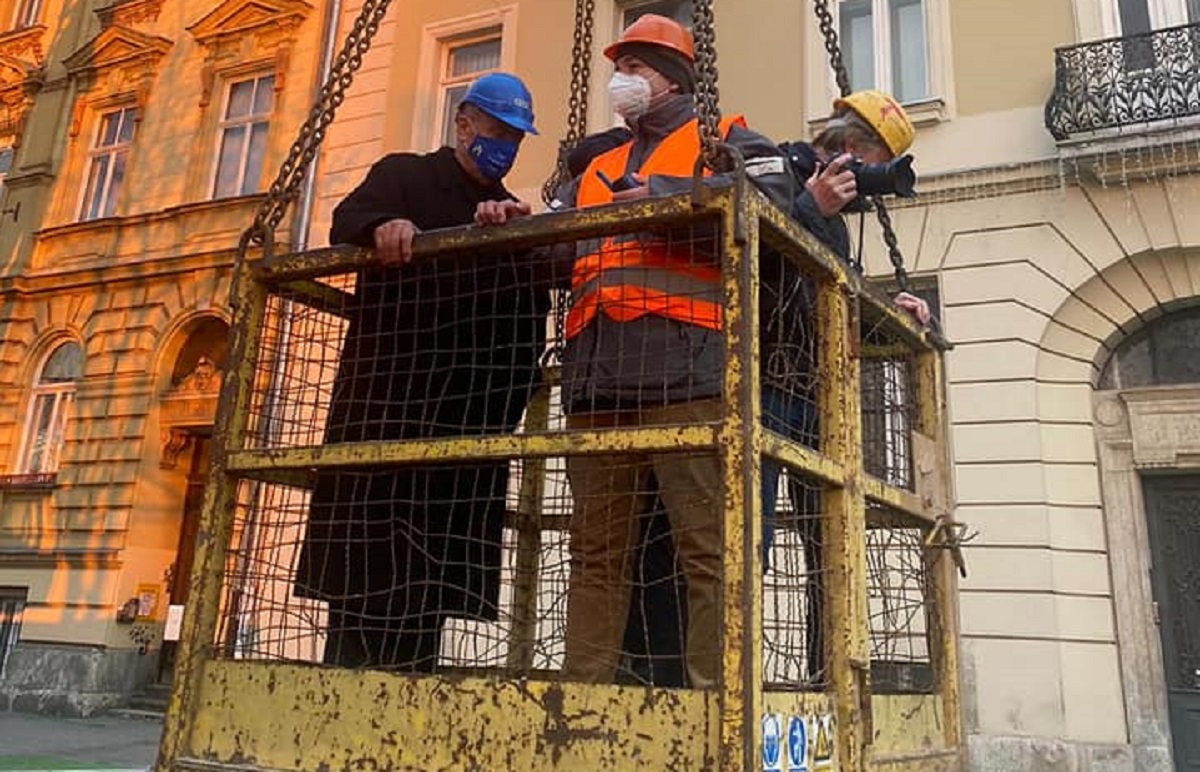 FOTO Bandić iz dizalice gledao kako se popravljaju krovovi