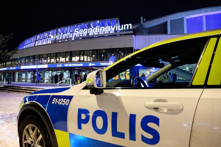 Pucnjava u Švedskoj, ozlijeđeno troje tinejdžera