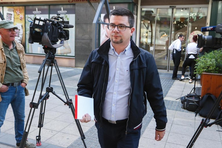 SDP-ov Hajduković prvi se put nakon napada obratio novinarima. Govorio je o izborima
