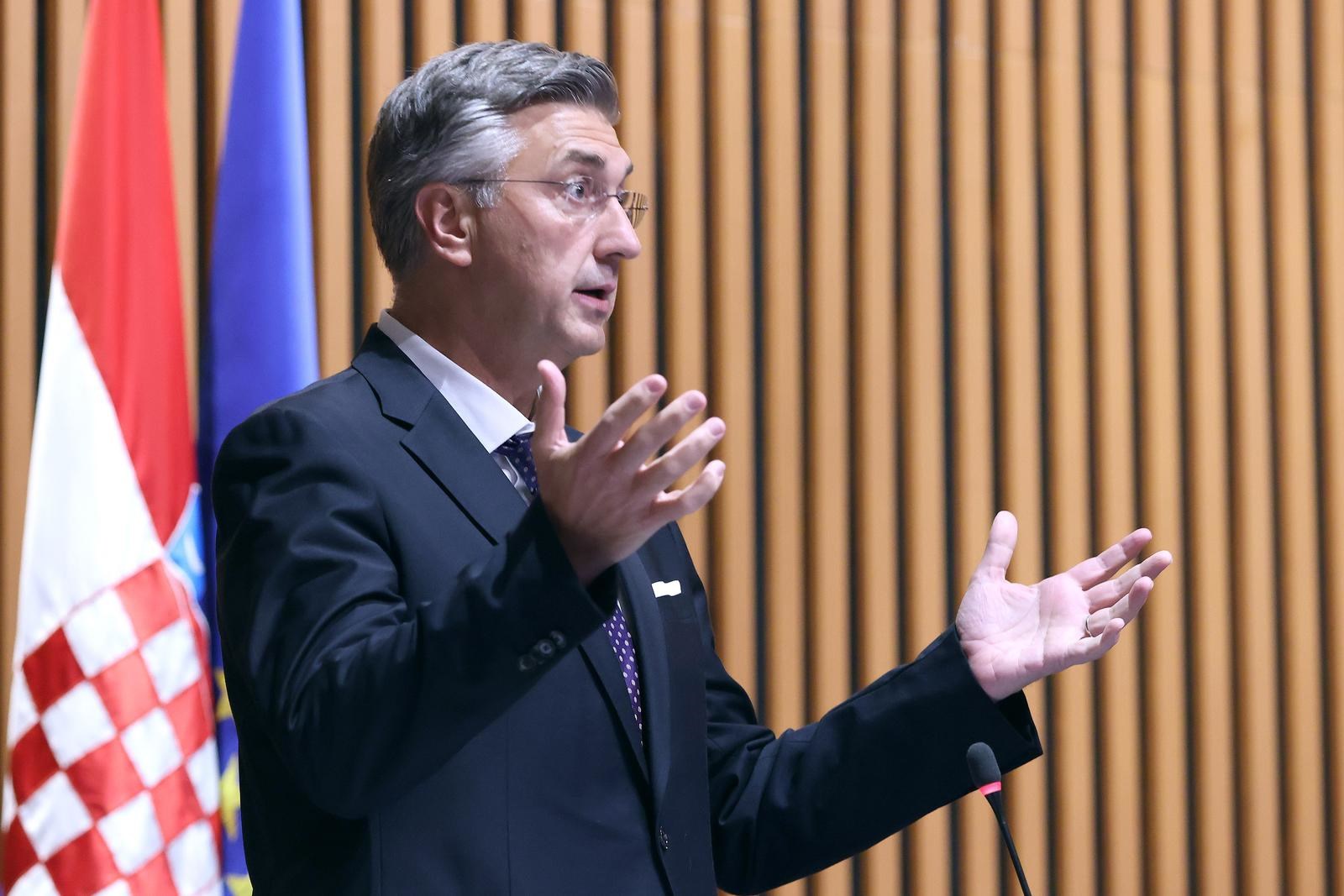 Plenković: Prosječna mirovina do kraja godine trebala bi premašiti 700 eura