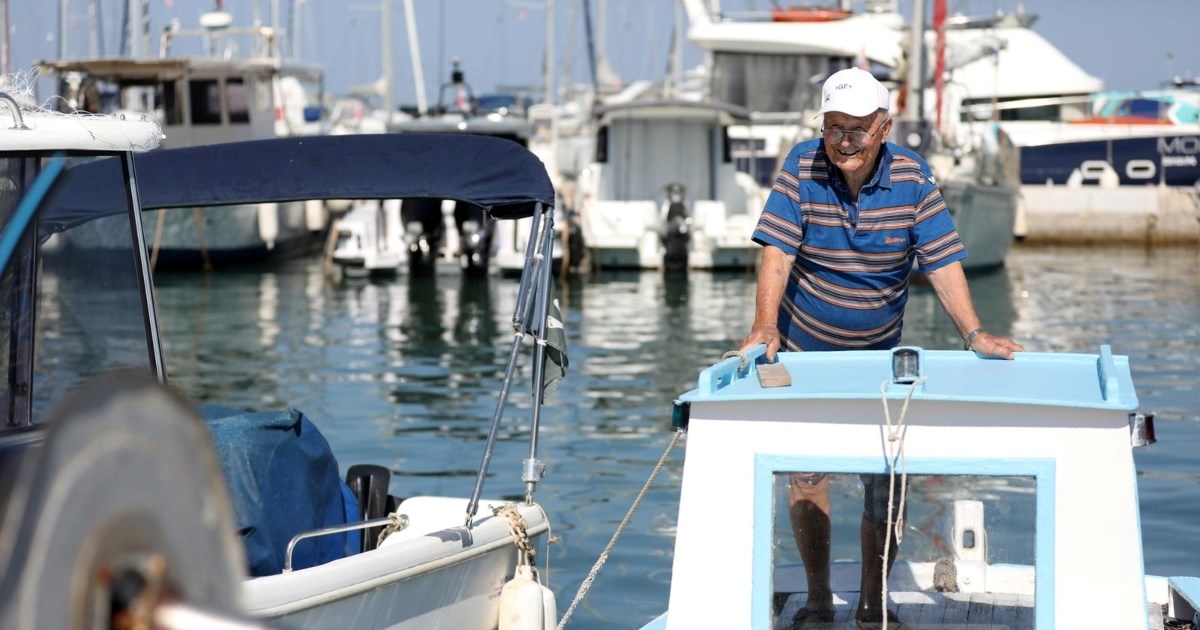 Mario Ipša (91) iz Funtane još uvijek ribari