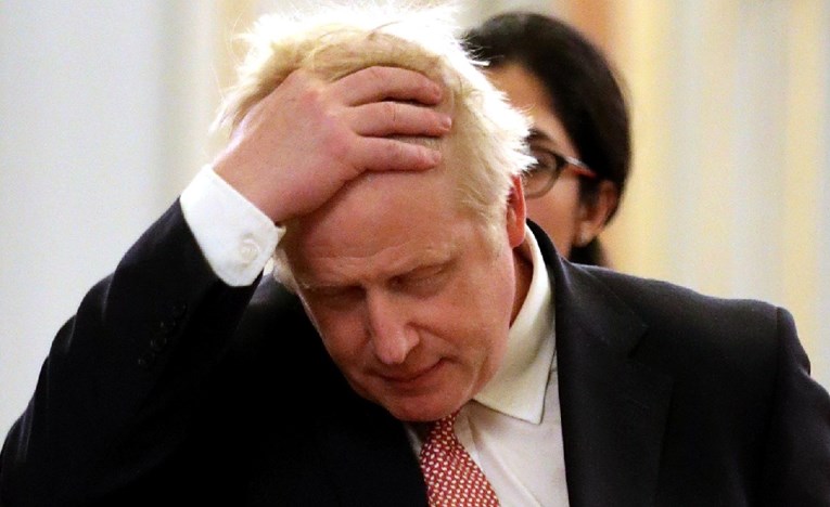 Johnson pretrpio dva nova udarca oko Brexita
