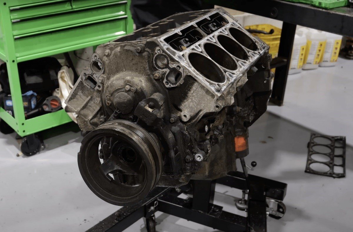 VIDEO Kako je sitan kvar uništio moćni L92 V8 motor