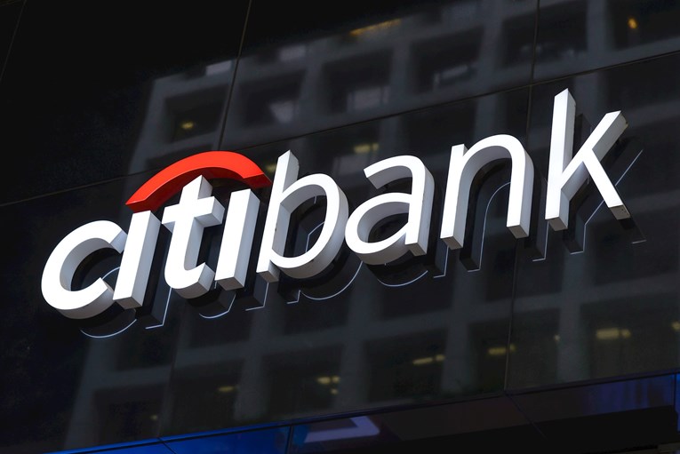 Velika američka banka će krajem mjeseca dati otkaz necijepljenima