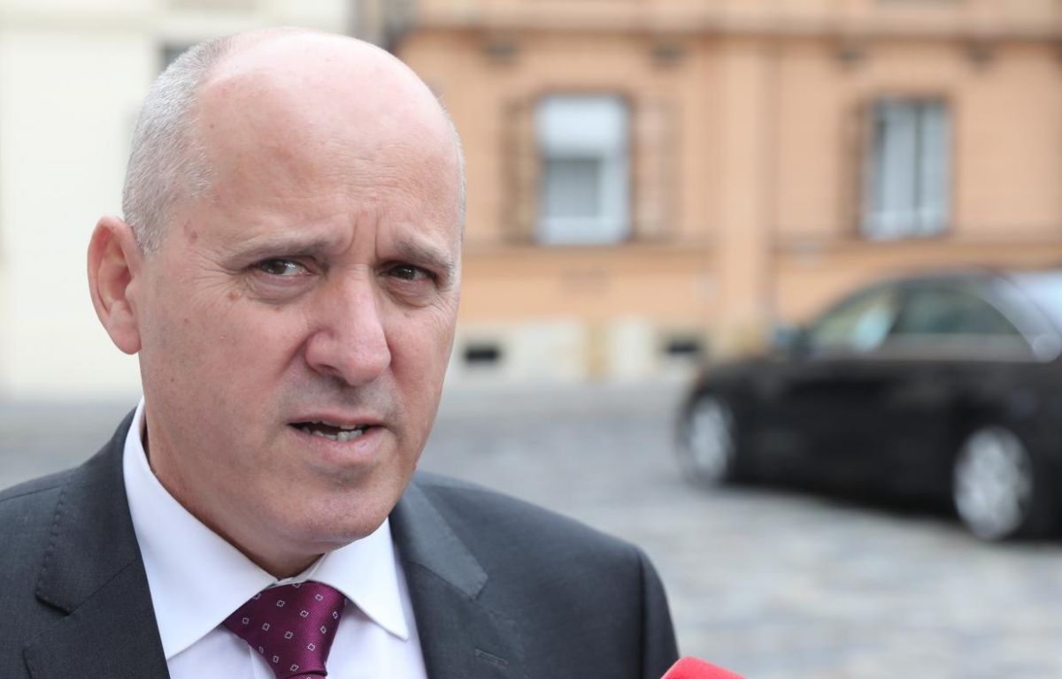 Bačić objašnjavao zašto usred radnog dana zastupnici HDZ-a nisu bili u saboru