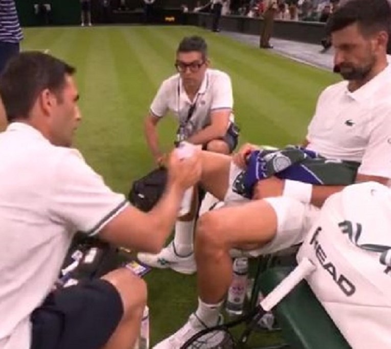 VIDEO Đoković je izgubio set i pozlilo mu je. Onda je popio napitak