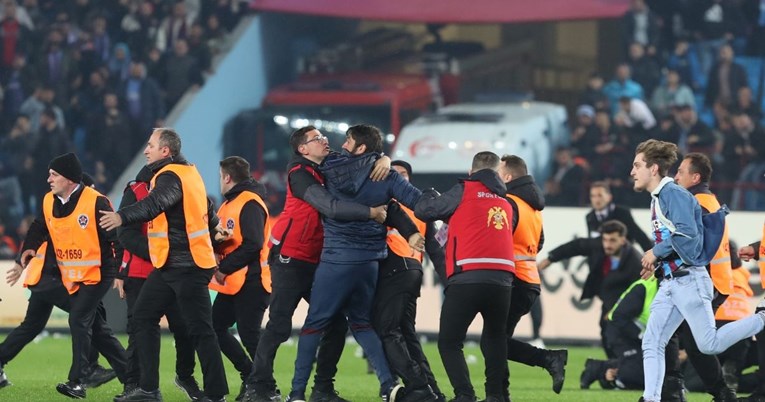 Trabzonsporu smanjena kazna za nerede u kojima je napadnut i Livaković