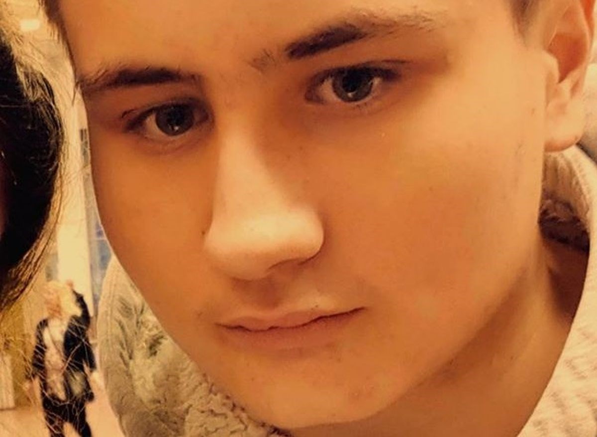 Robert je umro od karcinoma sa 16 godina. Trajekt Lastovo odao mu je počast