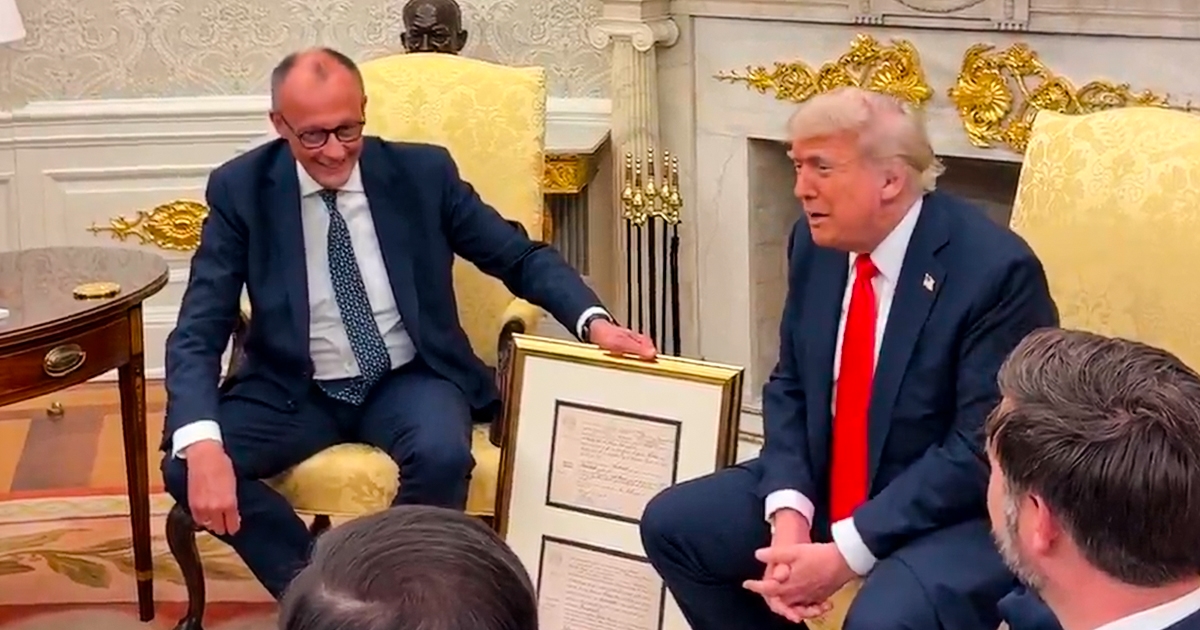 VIDEO Merz u Bijeloj kući dao Trumpu rodni list njegova djeda