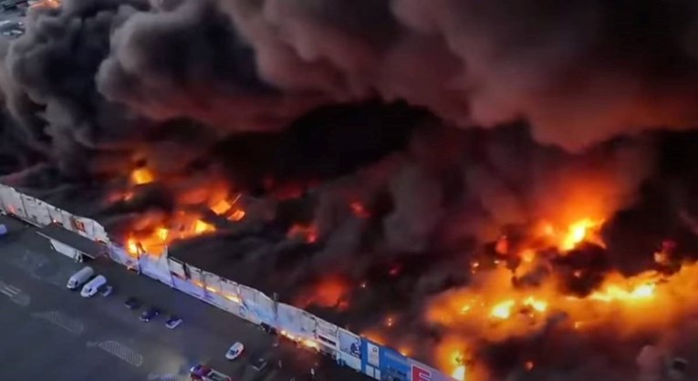 Poljska zbog golemog požara uhitila dva Ukrajinca. "Radili su za ruske agente"