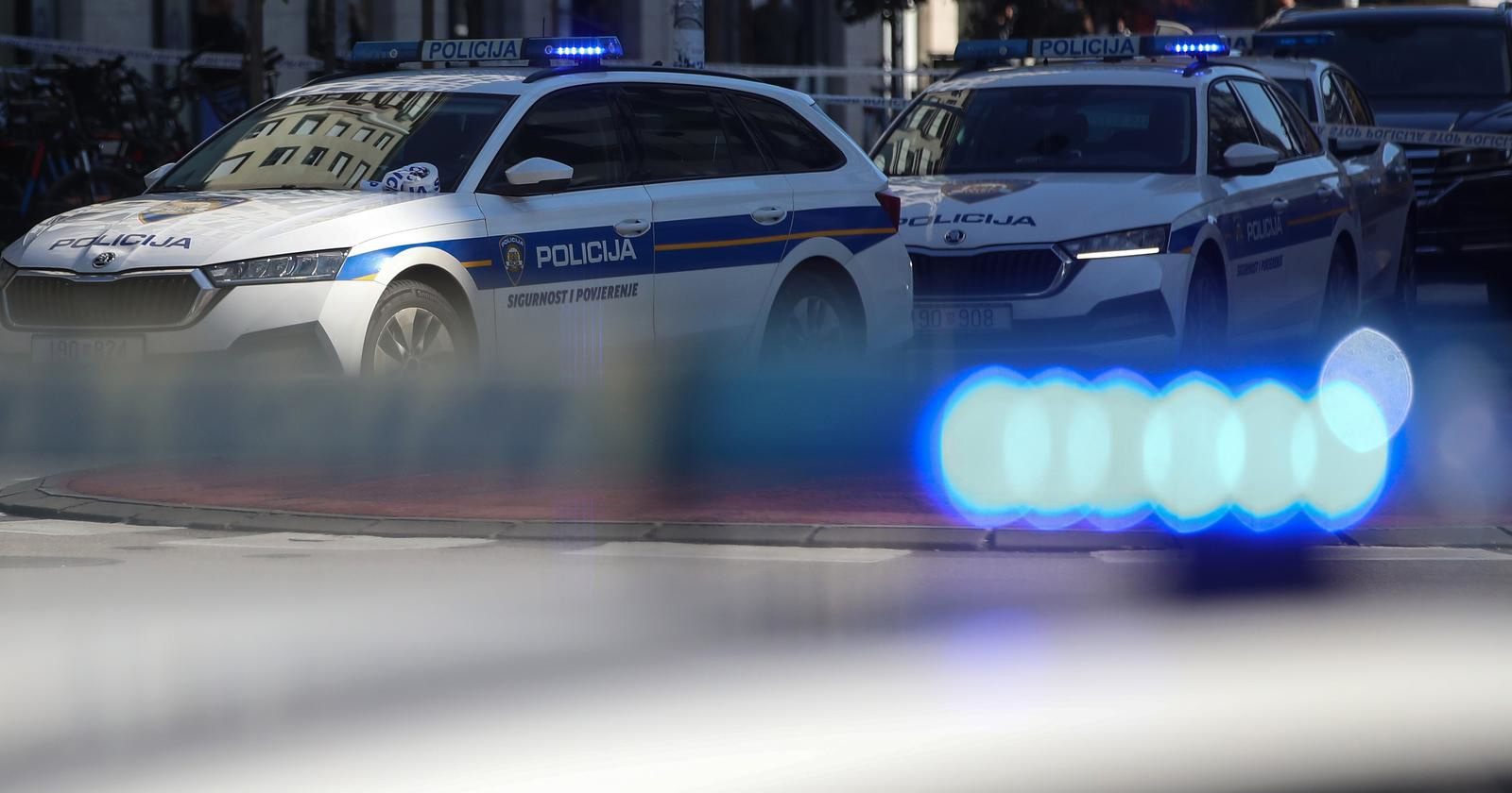 Uhvaćena grupa koja je švercala duhan. Našli im preko tonu, skrivali ga u drvarnici