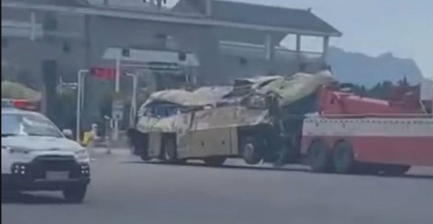 U Kini se prevrnuo autobus, 27 mrtvih