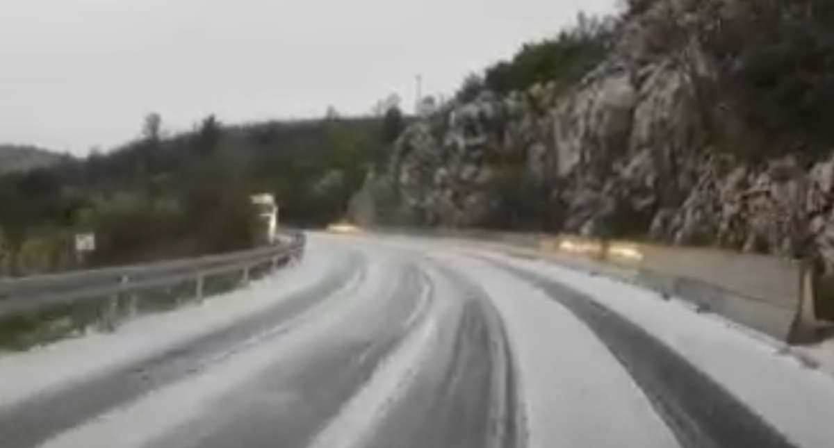VIDEO Veliko zahladnjenje, tuča diljem obale, niz nesreća na autocesti