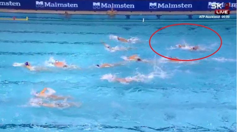 Pogledajte zbog čega je Hrvatska više od 2 minute imala stalno igrača više i izgubila