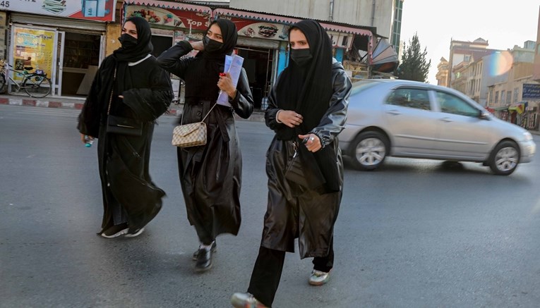 Talibani pod kritikama šefa UN-a i Zapada zbog odluke o zabrani studiranja ženama