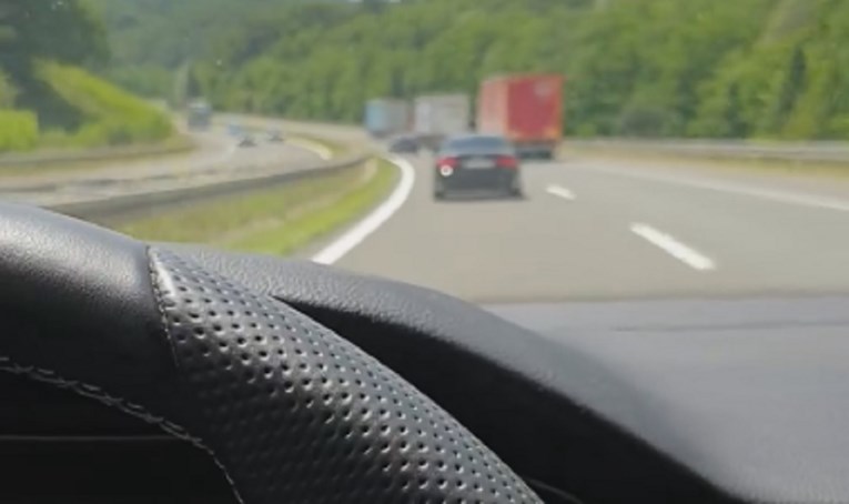 VIDEO Snimao divljaka u BMW-u malo prije nesreće kako juri autocestom