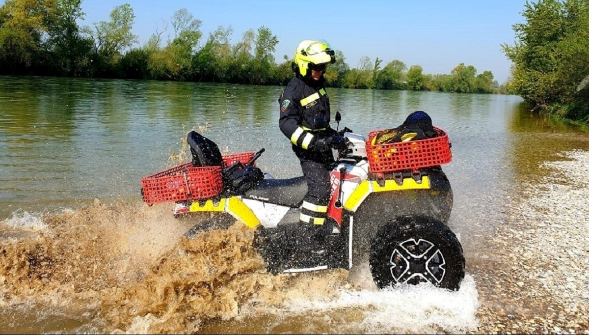 Osoba u Zagrebu pala s mosta u Savu, spašena je u zadnji čas, držala se za raslinje