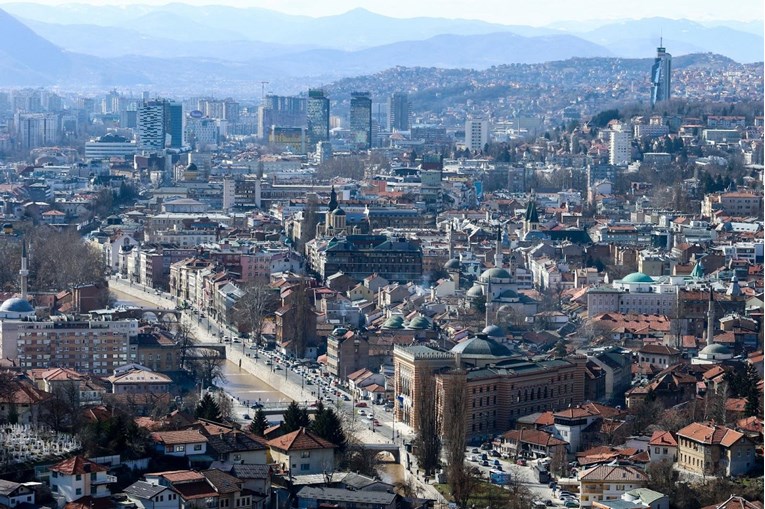 U Sarajevu uhićena četiri prometna policajca, sumnja se na to da su primali mito