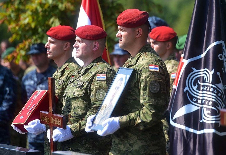 Pokopan Josip Briški. Zapovjednik: Nikada nećeš biti zaboravljen