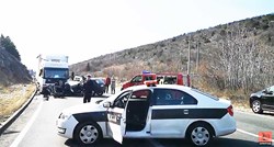 Autom podletjeli pod kamion: Kod Mostara poginuli majka i 9-godišnji sin