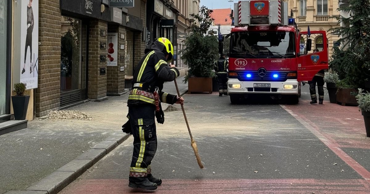 FOTO I VIDEO Jak vjetar u Zagrebu, pala fasada u centru