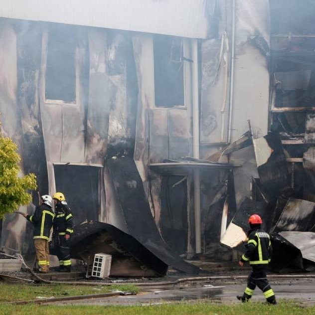 Pogledajte kako izgledaju skladišta kod Osijeka nakon ogromnog požara