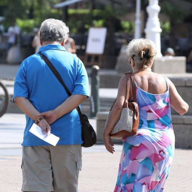 Sindikat umirovljenika skupio 34.000 potpisa, žele veće mirovine. Predali ih Piletiću