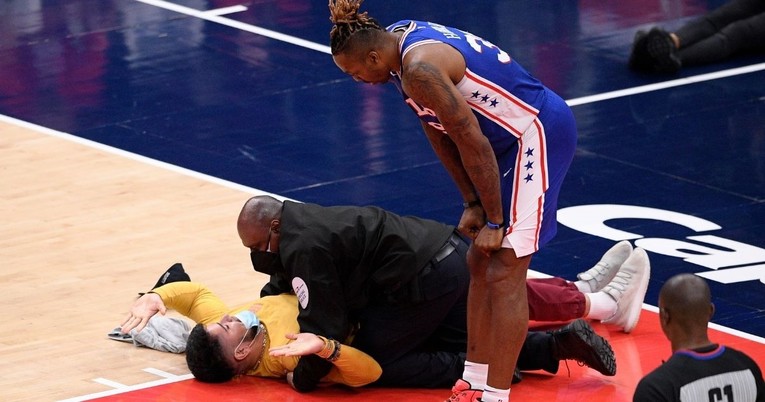 Navijači divljaju u NBA dvoranama, prekidaju utakmice, gađaju i pljuju igrače