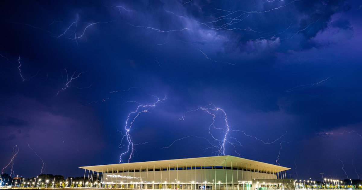 FOTO Ovako je sinoć izgledalo nebo iznad Osijeka