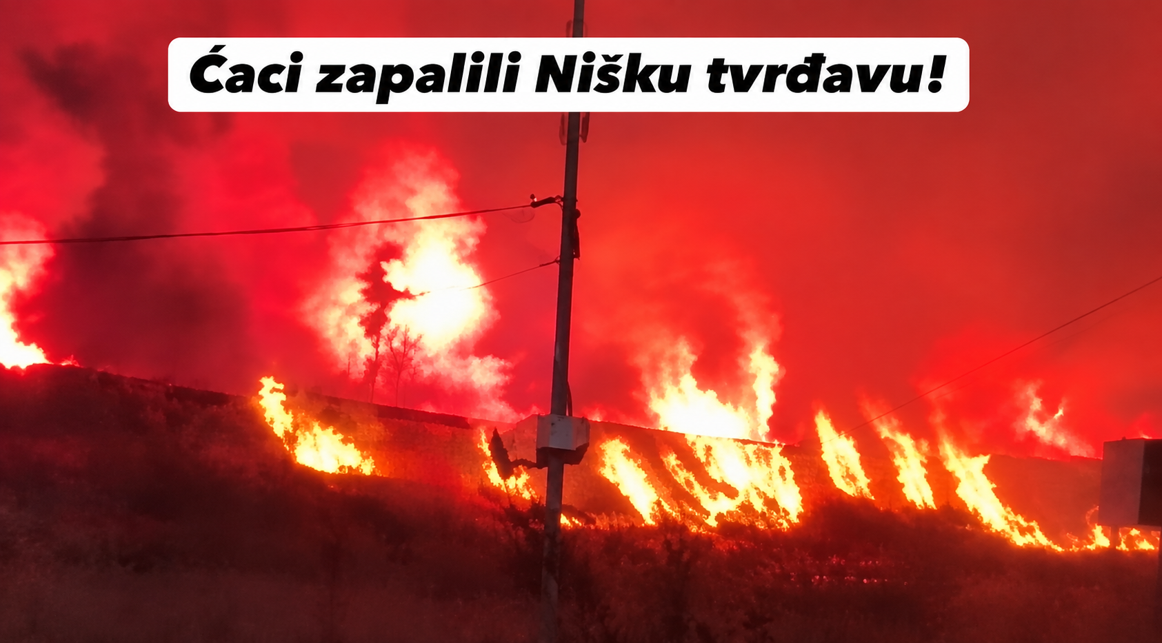 VIDEO SNS-ovci palili baklje u čast Vučića pa zapalili Nišku tvrđavu