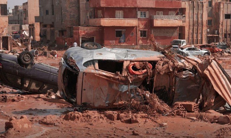 Katastrofa u Libiji. Pukle brane, uništen grad. Preko 2000 mrtvih i 6000 nestalih?