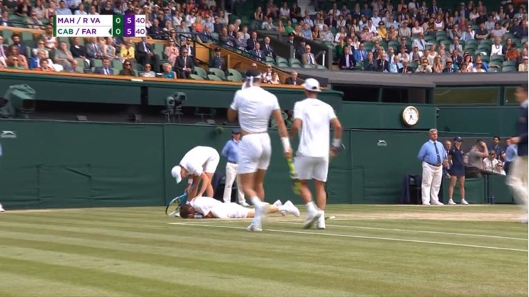 Francuza nokautirala loptica i skoro prekinula finale parova u Wimbledonu