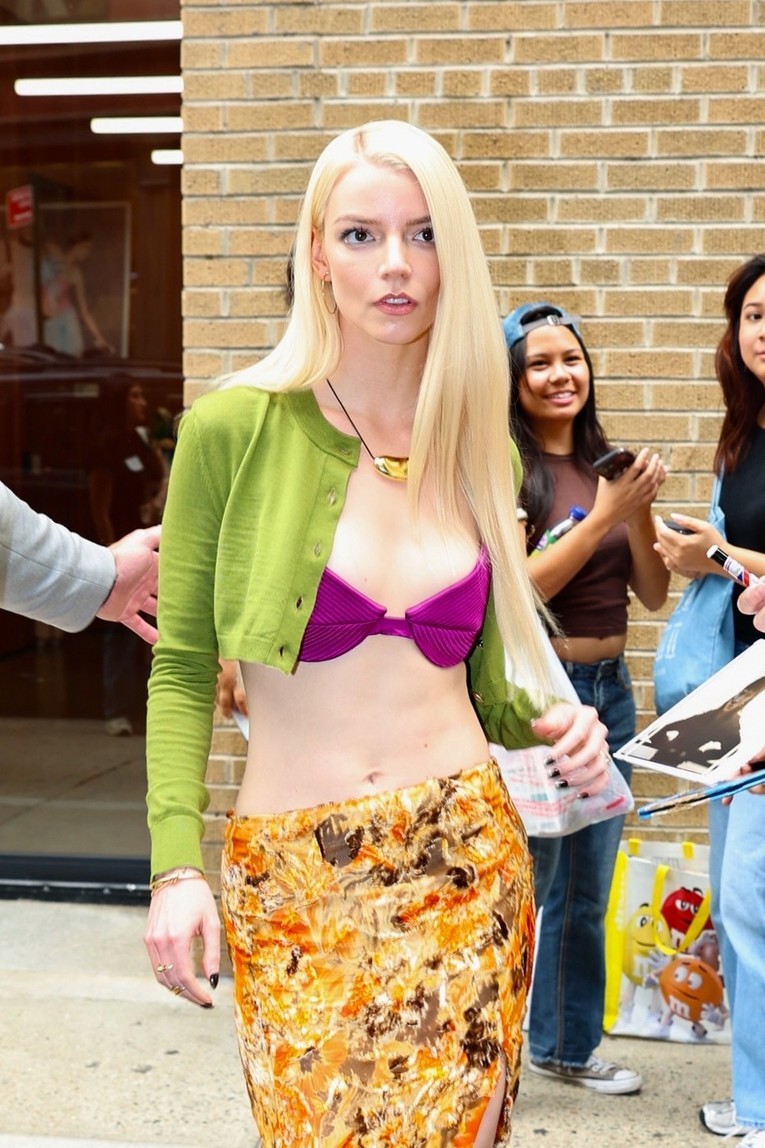 Anya Taylor-Joy prošetala New Yorkom u grudnjaku