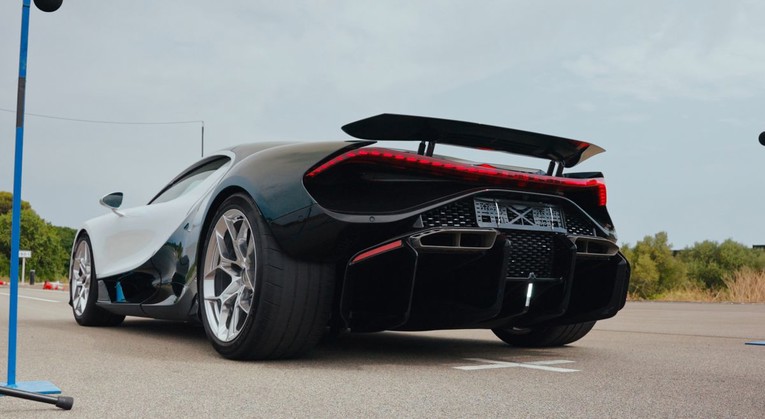 Pogledajte kako je vozač VW Pola naletio na Bugatti Tourbillon