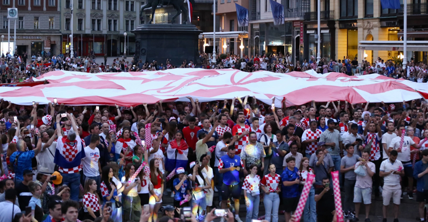Navijači na Trgu u Zagrebu navijali za Vatrene, kući otišli tužnih lica
