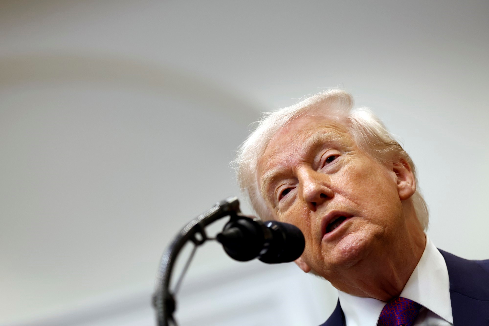 FT: Trump planira smanjiti neke carine na aluminij i čelik