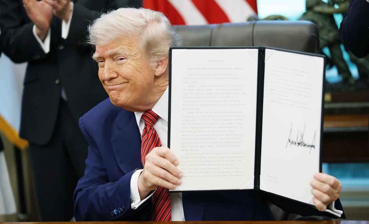 Trump zabranio ulazak državljana 12 zemalja u SAD