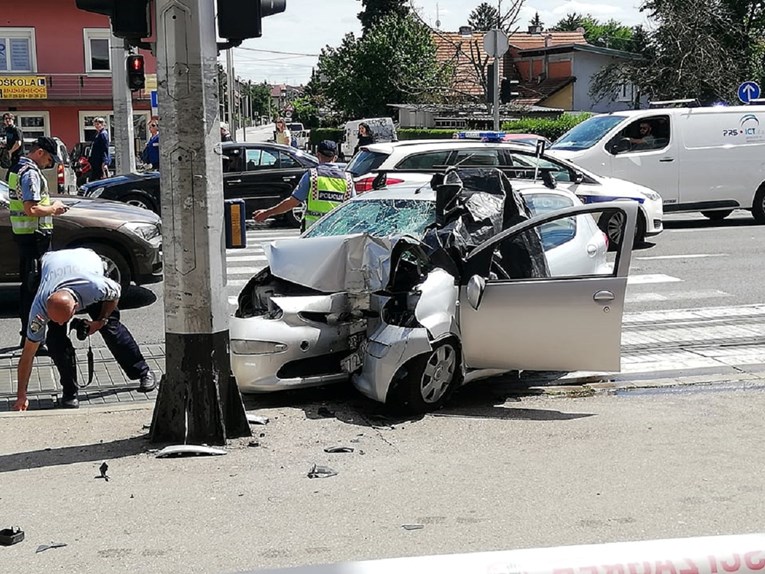 Detalji teške nesreće u Zagrebu: Muškarcu pozlilo, zabio se u ženu pa u stup