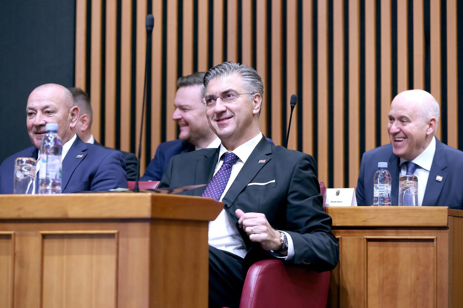 Plenković: Do kraja mandata donosimo Zakon o starijim osobama