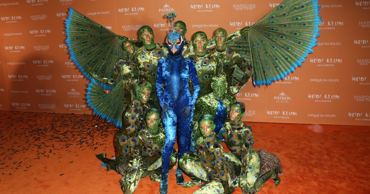 Kraljica Halloweena Heidi Klum maskirala se u pauna, a njezin suprug bio je jaje