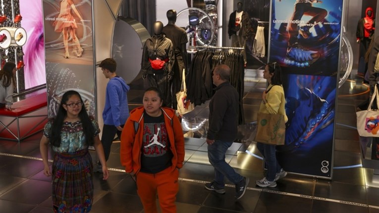 Američki kupci paralizirani Trumpovim carinama: "Ne mogu više pratiti"