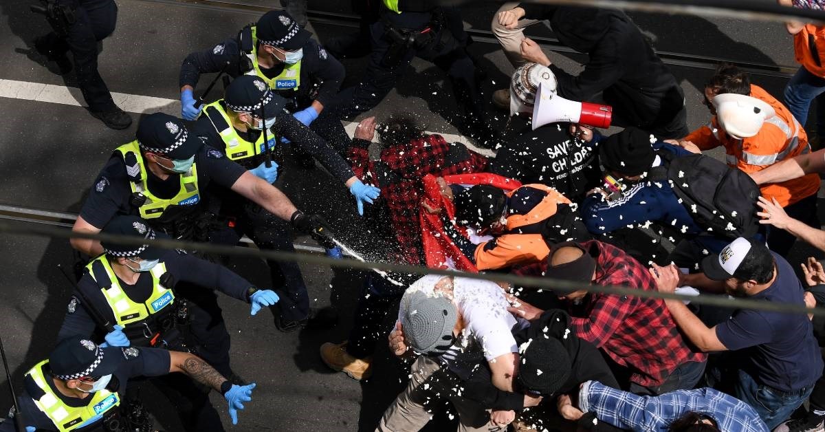 VIDEO Žestok sukob protivnika lockdowna i policije u Australiji, stotine uhićenih