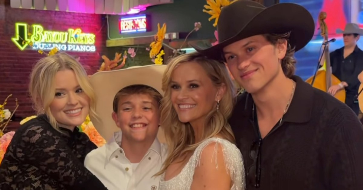 Reese Witherspoon u mini haljini s resama slavila 50., fanovi pišu da ne stari